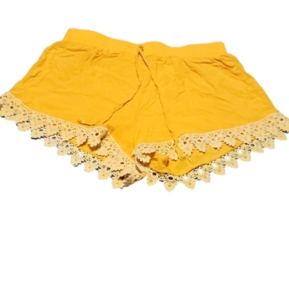 Pants - CUTE yellow/gold shorts sz. Small